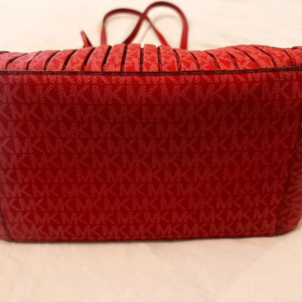 Michael Kors Tote Bag EUC - Picture 2 of 4